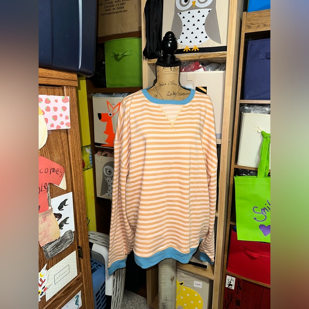 🧡💙FREE PEOPLE STRIPPED OVERSIZED CREW NECK SWEATSHIRT - Picture 9 of 12